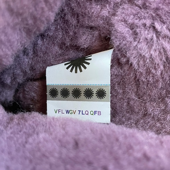 UGG Women’s Bailey Snaps Taro Suede Boots - Picture 9 of 10